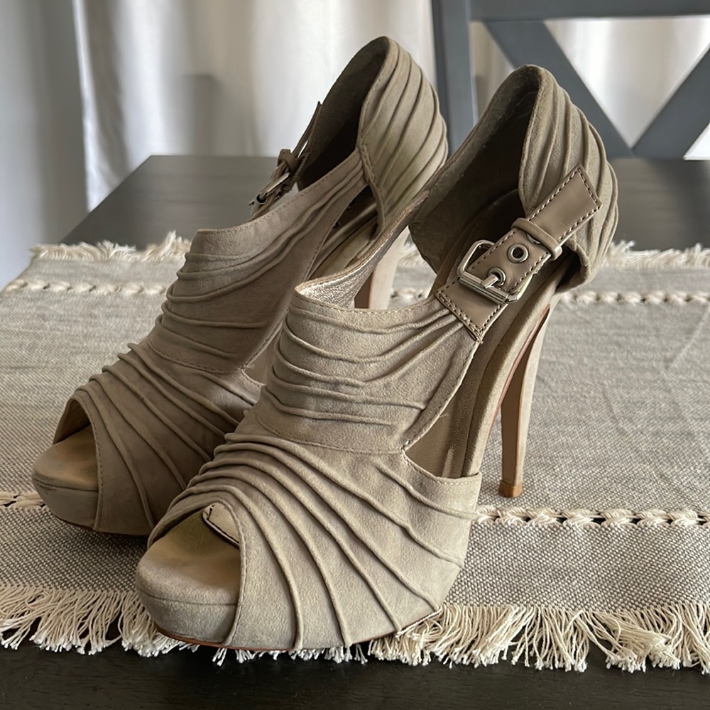 Qupid Brand High Heels Womens Size 6